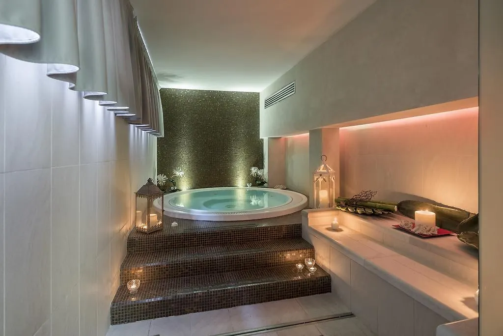 Hotel Fedora Riccione 3*,