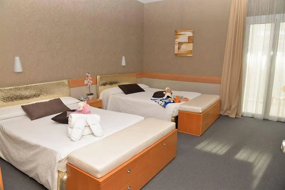 Hotel Fedora Riccione 3*,  Italia